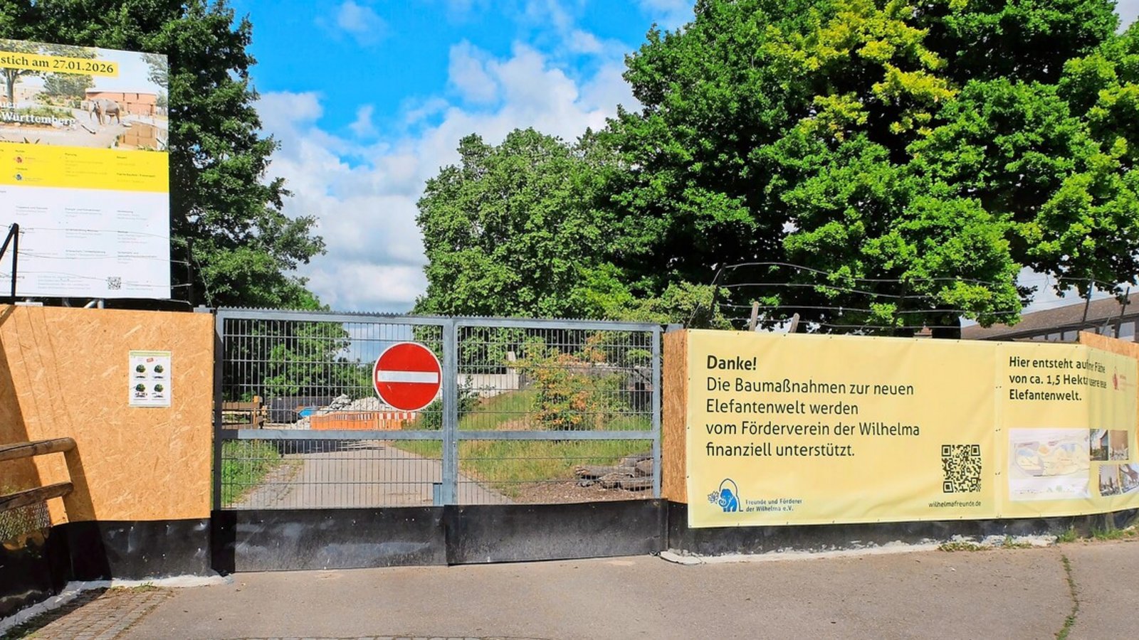 Die Baustelle der Elefantenwelt mit neuem Zufahrtstor für die Baufahrzeuge.Foto: Iris Frey Die Baustelle der Elefantenwelt mit neuem Zufahrtstor für die Baufahrzeuge.Foto: Iris Frey