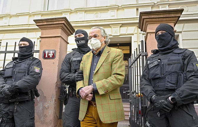Der mutmaßliche Rädelsführer der Reichsbürgerverschwörung, Prinz Reuss, steht derzeit vor Gericht.<span class='image-autor'>Foto: dpa/Boris Roessler</span>