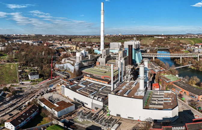Die offizielle Inbetriebnahme zweier Gasturbinen im Heizkraftwerk Münster ging nahezu geräuschlos über die Bühne.<span class='image-autor'>Foto: EnBW</span>