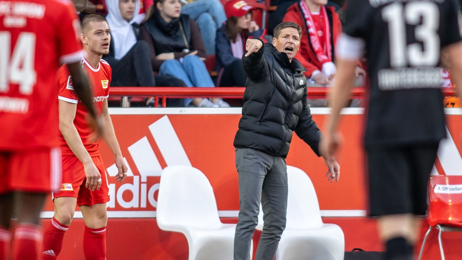 Nahm seine Spieler nach der Niederlage bei Union Berlin in Schutz: Eintracht-Coach Oliver Glasner.Foto: Andreas Gora/dpa