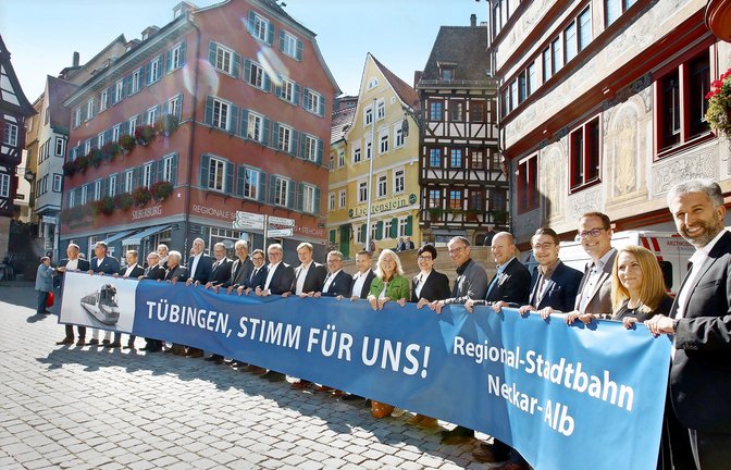 Genau vor einem Jahr hat der Bürgerentscheid in Tübingen stattgefunden – OB Boris Palmer (ganz rechts) war da noch zuversichtlich, die Stadtbahn bauen zu können.<span class='image-autor'>Foto: Horst Haas</span>