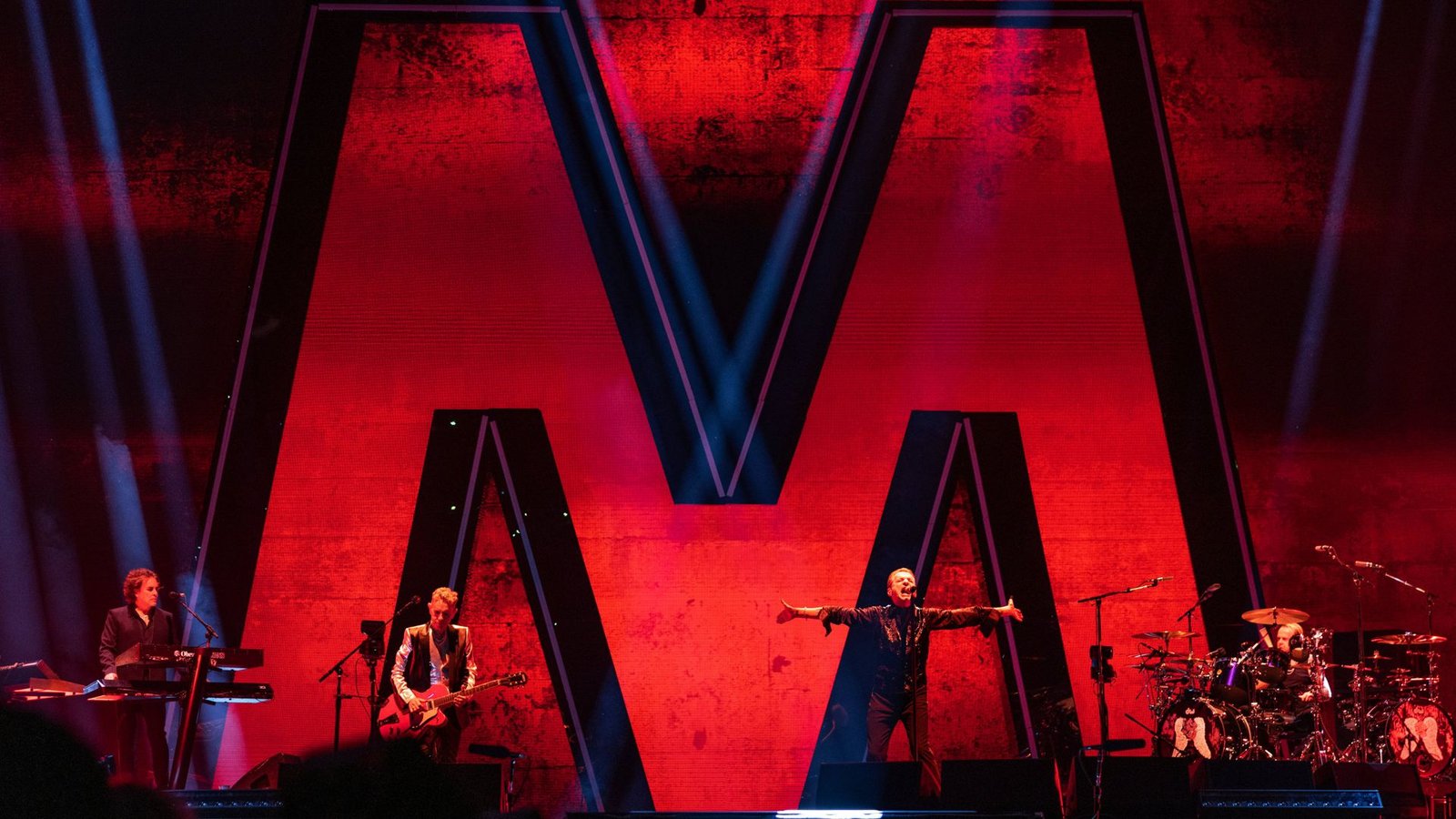 Das „M“ ist das prägende Element des Bühnenbildes auf der jüngsten Tour von Depeche Mode gewesen.Foto: IMAGO/TT Das „M“ ist das prägende Element des Bühnenbildes auf der jüngsten Tour von Depeche Mode gewesen.Foto: IMAGO/TT