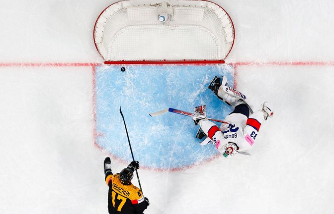 Alexander Karachun brachte die deutsche Eishockey-Nationalmannschaft zum Vorrunden-Abschluss in Führung.<span class='image-autor'>Foto: Andreas Becker/Keystone/dpa</span>