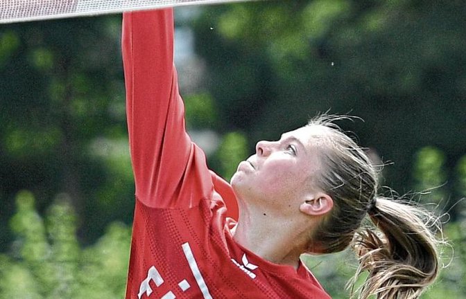 Ricarda Stübbe trifft den Ball zum druckvollen Schlag. Foto: Leitner