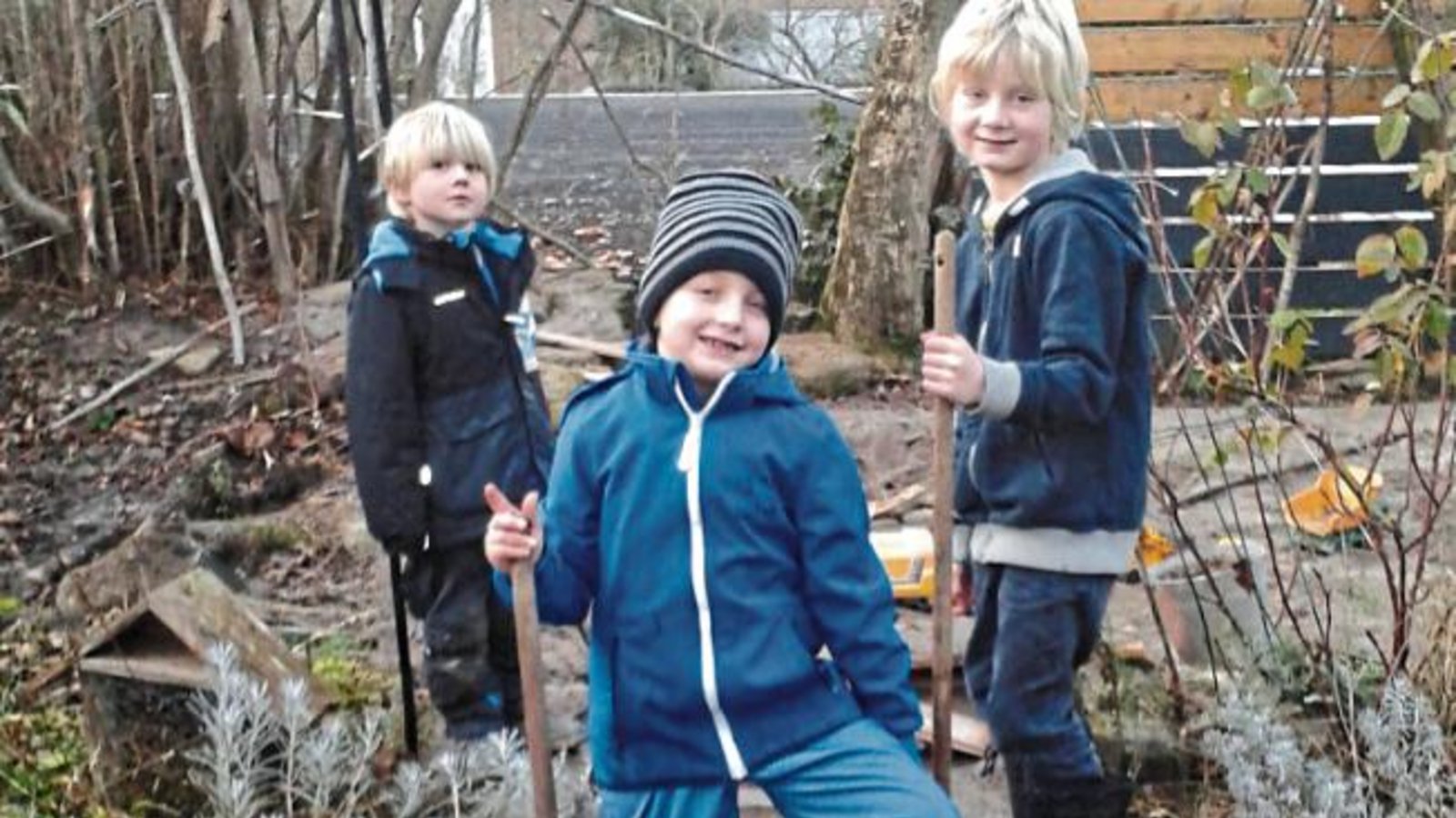 Raus in den Garten – auch ohne Schnee, lautet der Tipp dieser Dreierbande mit Matti, Tom und Finn aus Kleinglattbach. Foto: p Raus in den Garten – auch ohne Schnee, lautet der Tipp dieser Dreierbande mit Matti, Tom und Finn aus Kleinglattbach. Foto: p