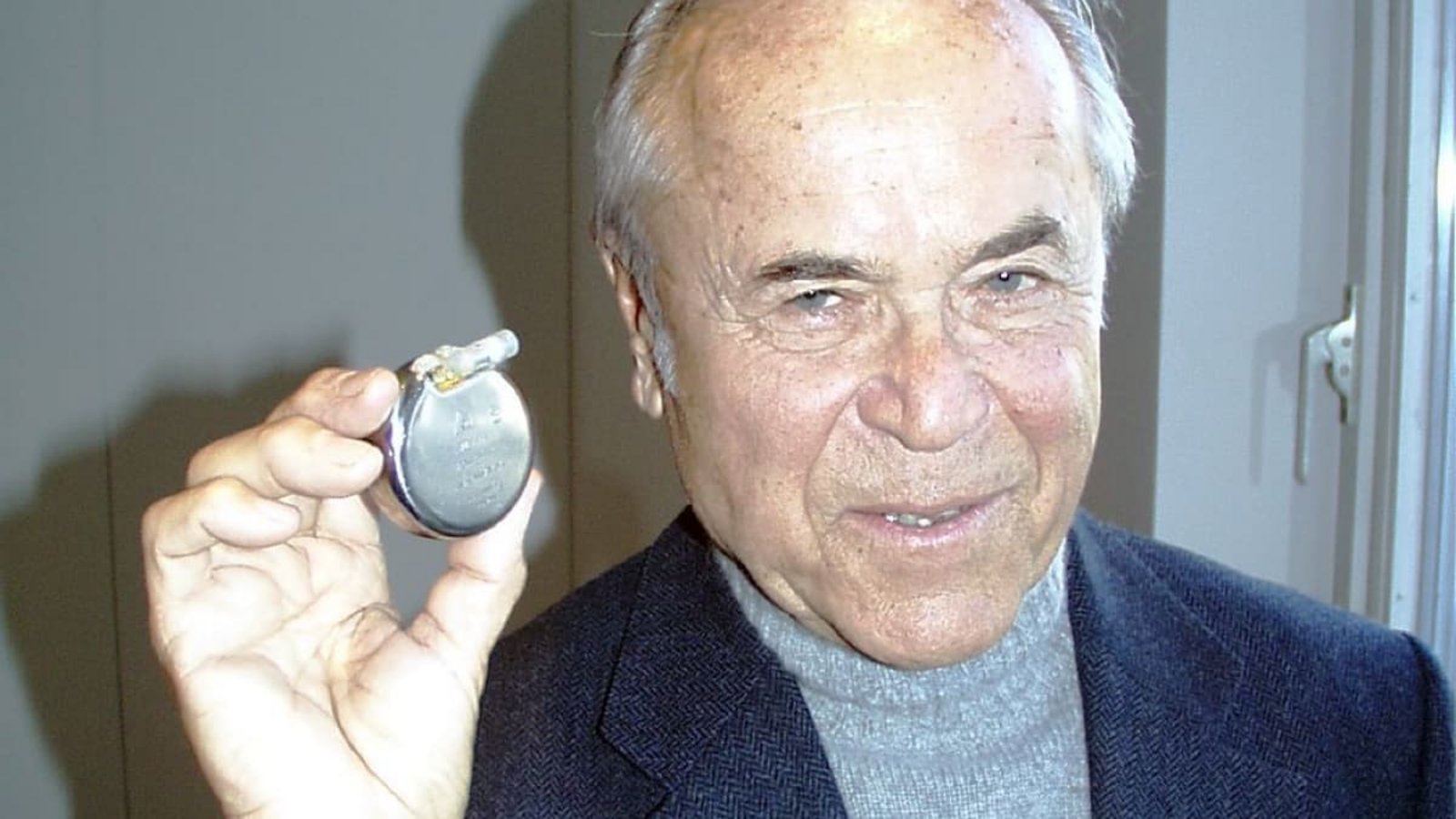 Heinz-Joachim Sykosch, der Chirurg, der am 2. Oktober 1961 den ersten Herzschrittmacher implantiert hatHHU (Archiv Stabsstelle Presse und Kommunikation HHU)