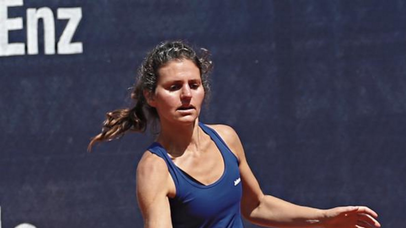 Jelena Schmid und Mattia Meroth vom gastgebenden TSC haben gestern die Mixed-Stadtmeisterschaften im Tennis gewonnen.  Fotos: Küppers