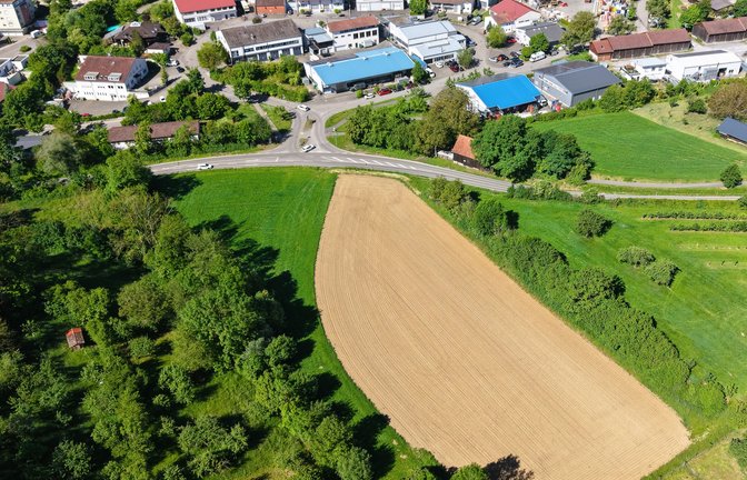 Am Ortsausgang Richtung Sersheim soll ein neuer Lebensmittelmarkt entstehen. <span class='image-autor'>Foto: Küppers</span>