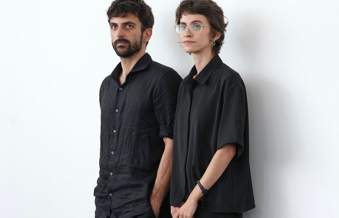 Yuval Abraham und Rachel Szor haben gemeinsam mit einem Team des «Guardian» am Film gearbeitet.<span class='image-autor'>Scott A Garfitt/Invision/AP/dpa</span>