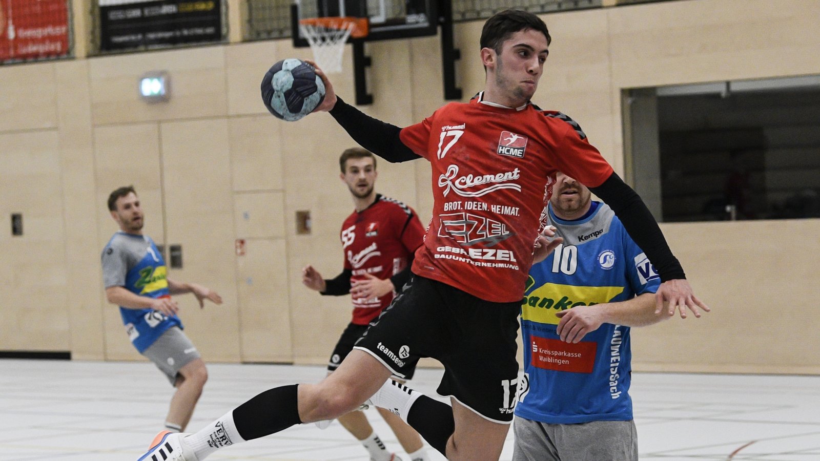 Louis Engel kann mit dem HCME gegen die Bottwar SG wenig ausrichten. Foto: Leitner