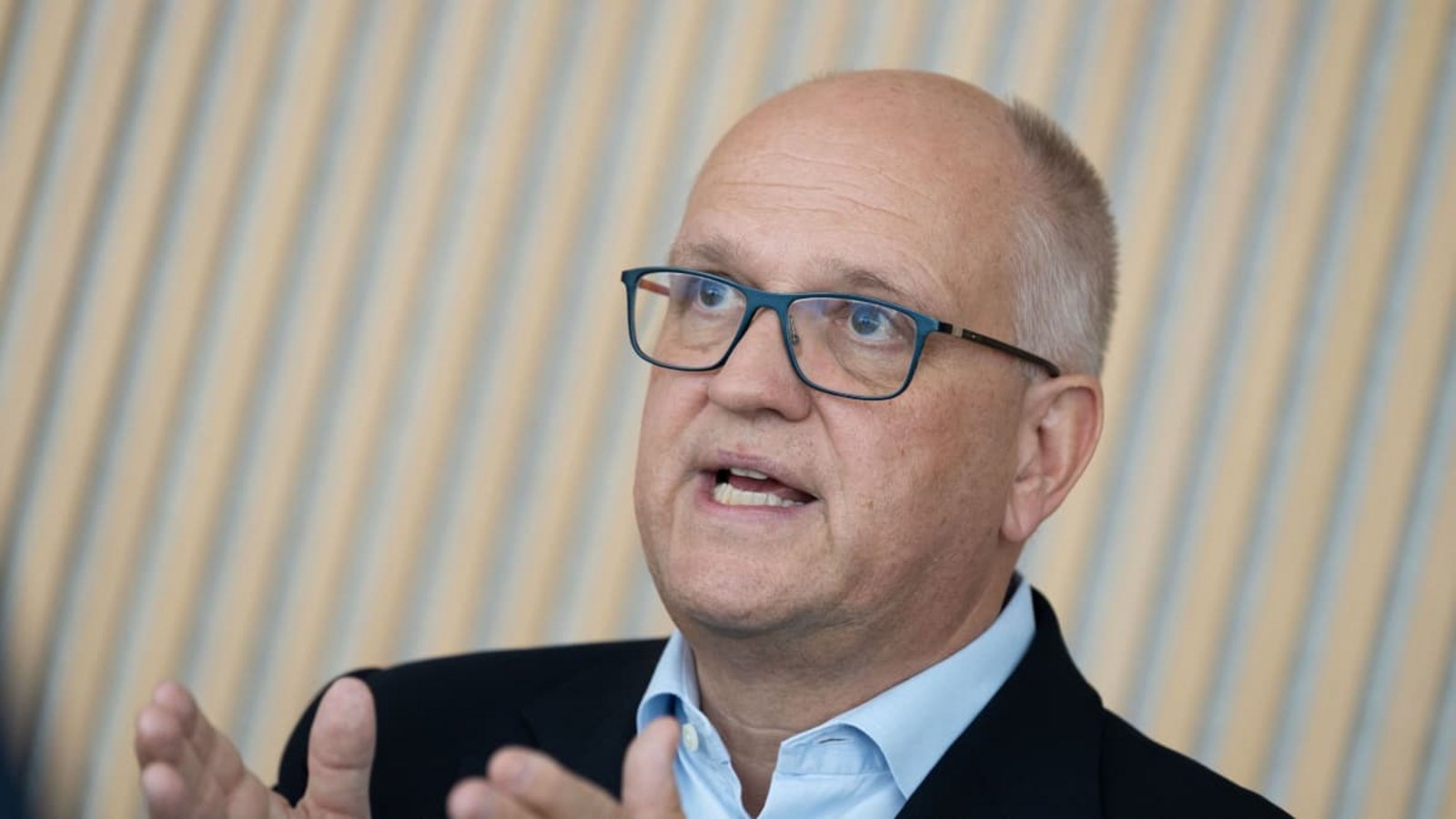 LBBW-Chef Rainer Neske rechnet mit der deutschen Langsamkeit ab und fordert eine Rückbesinnung auf Leistung und Innovation.Lichtgut/Leif Piechowski LBBW-Chef Rainer Neske rechnet mit der deutschen Langsamkeit ab und fordert eine Rückbesinnung auf Leistung und Innovation.Lichtgut/Leif Piechowski