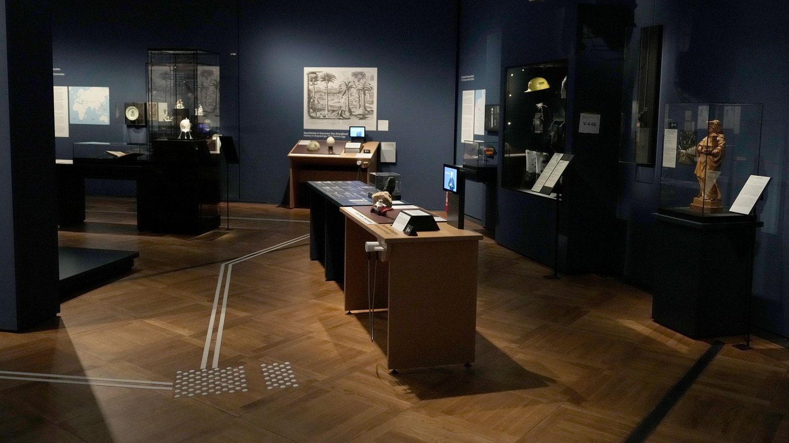 Das Museum kann aber noch seinen modernen Gebäudeteil nutzen.Foto: Sven Kaeuler/dpa