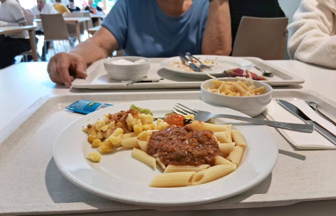 Die Verpflegung in den untersuchten Einrichtungen enthielt zu wenig gesunde, pflanzliche Lebensmittel und zu viele ungesunde und umweltschädliche Optionen (Symbolbild).<span class='image-autor'>Foto: Imago/Martin Wagner</span>
