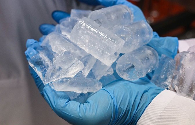 Kann man eiskalt genießen - zum Beispiel im Cocktail.<span class='image-autor'>Foto: Uli Deck/dpa</span>