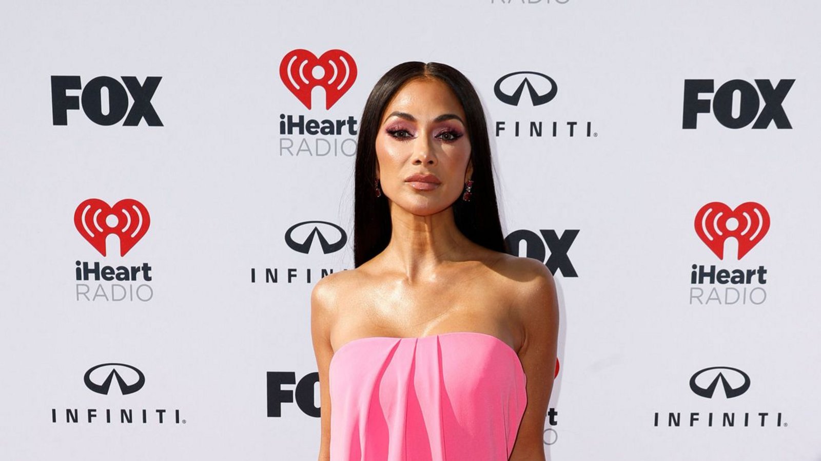 Auf dem roten Teppich waren auch Stars wie Nicole Scherzinger (Pussycat Dolls) zu sehen.Foto: Getty Images via AFP/FRAZER HARRISON Auf dem roten Teppich waren auch Stars wie Nicole Scherzinger (Pussycat Dolls) zu sehen.Foto: Getty Images via AFP/FRAZER HARRISON