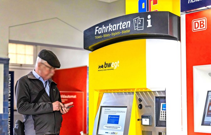 Wer in Tübingen eine Fahrkarte für den Nahverkehr kaufen will, kommt mit der DB-App nicht weiter.<span class='image-autor'>Foto: imago/Arnulf Hettrich</span>