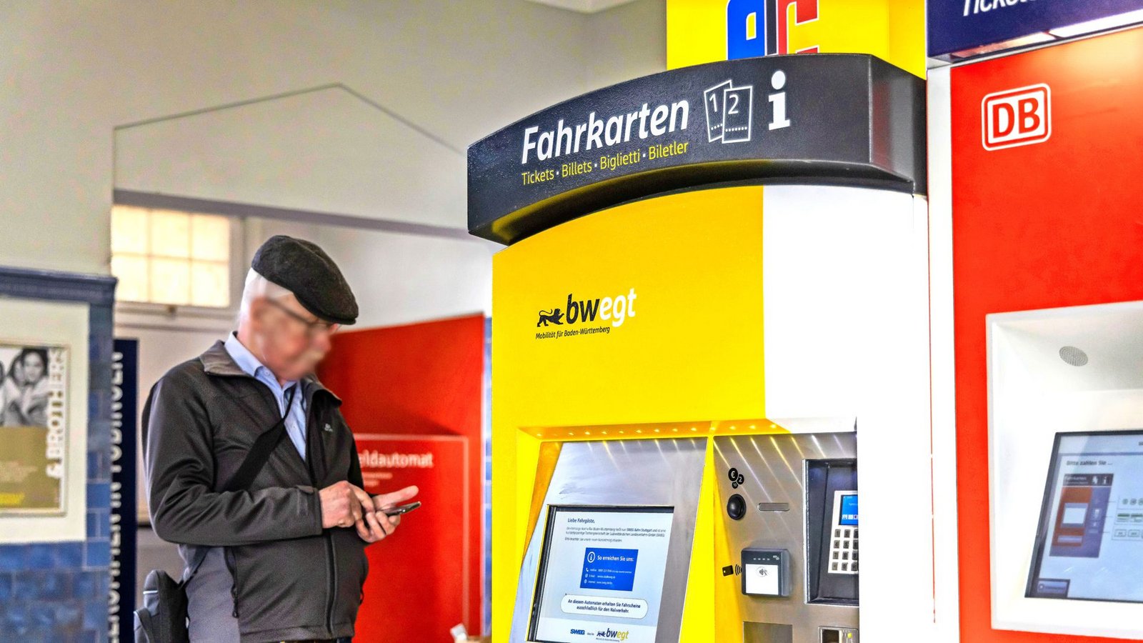 Wer in Tübingen eine Fahrkarte für den Nahverkehr kaufen will, kommt mit der DB-App nicht weiter.Foto: imago/Arnulf Hettrich