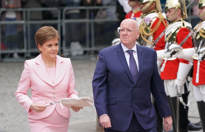Die ehemalige schottische Premierministerin Nicola Sturgeon (l.) und ihr Ehemann Peter Murrell.<span class='image-autor'>Foto: Kirsty O'connor/PA/dpa</span>