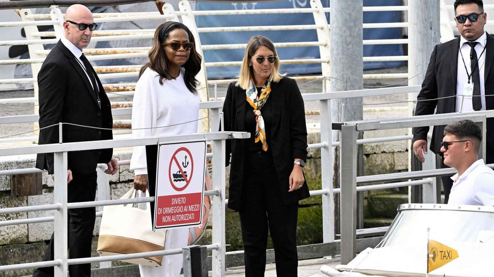 US-Talkshow-Legende Oprah Winfrey ist für die Hochzeit von Bezos und Sanchez angereist.Foto: AFP/ ANDREA PATTARO US-Talkshow-Legende Oprah Winfrey ist für die Hochzeit von Bezos und Sanchez angereist.Foto: AFP/ ANDREA PATTARO