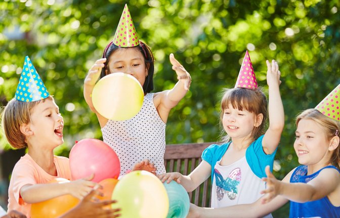Kindergeburtstage sind für Eltern oft eine Herausforderung. Das Kaufen von Geschenken für die Geburtstage anderer Kinder ist es zuweilen auch.<span class='image-autor'>Foto: Robert Kneschke - stock.adobe.com</span>