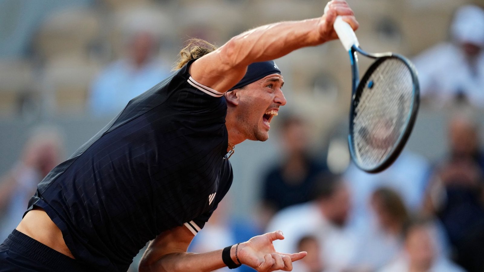 Auf seinen Aufschlag war mal wieder Verlass: Alexander Zverev.Foto: Christophe Ena/AP/dpa Auf seinen Aufschlag war mal wieder Verlass: Alexander Zverev.Foto: Christophe Ena/AP/dpa