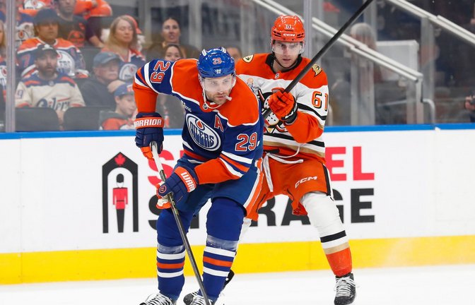 Leon Draisaitl ist zurück auf dem Eis.<span class='image-autor'>Foto: CODIE MCLACHLAN/The Canadian Press/dpa</span>
