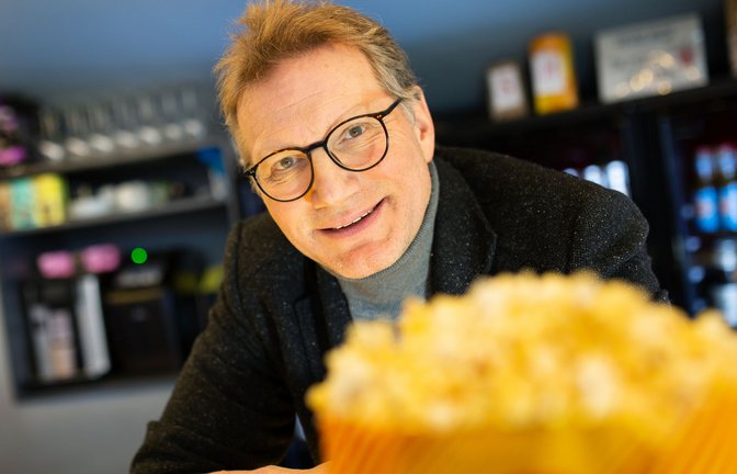 Carsten Schuffert in seinem Popcornkino<span class='image-autor'>Foto: Ines Rudel</span>