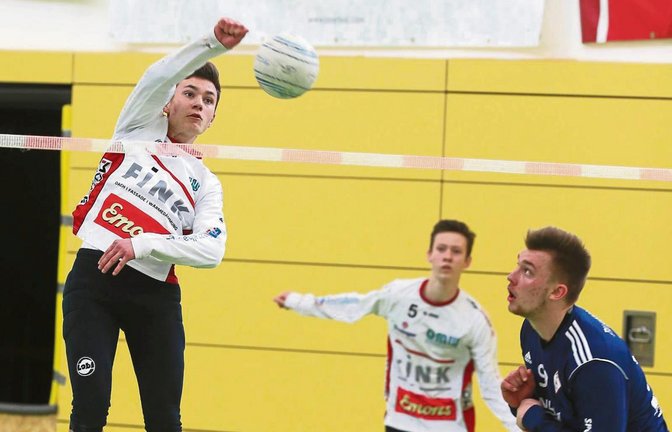 Johannes Jungclaussen hat bei der U-18-DM seinem deutlich älteren und größeren Kontrahenten Cedric Trinemeier Paroli geboten. Foto: Küppers