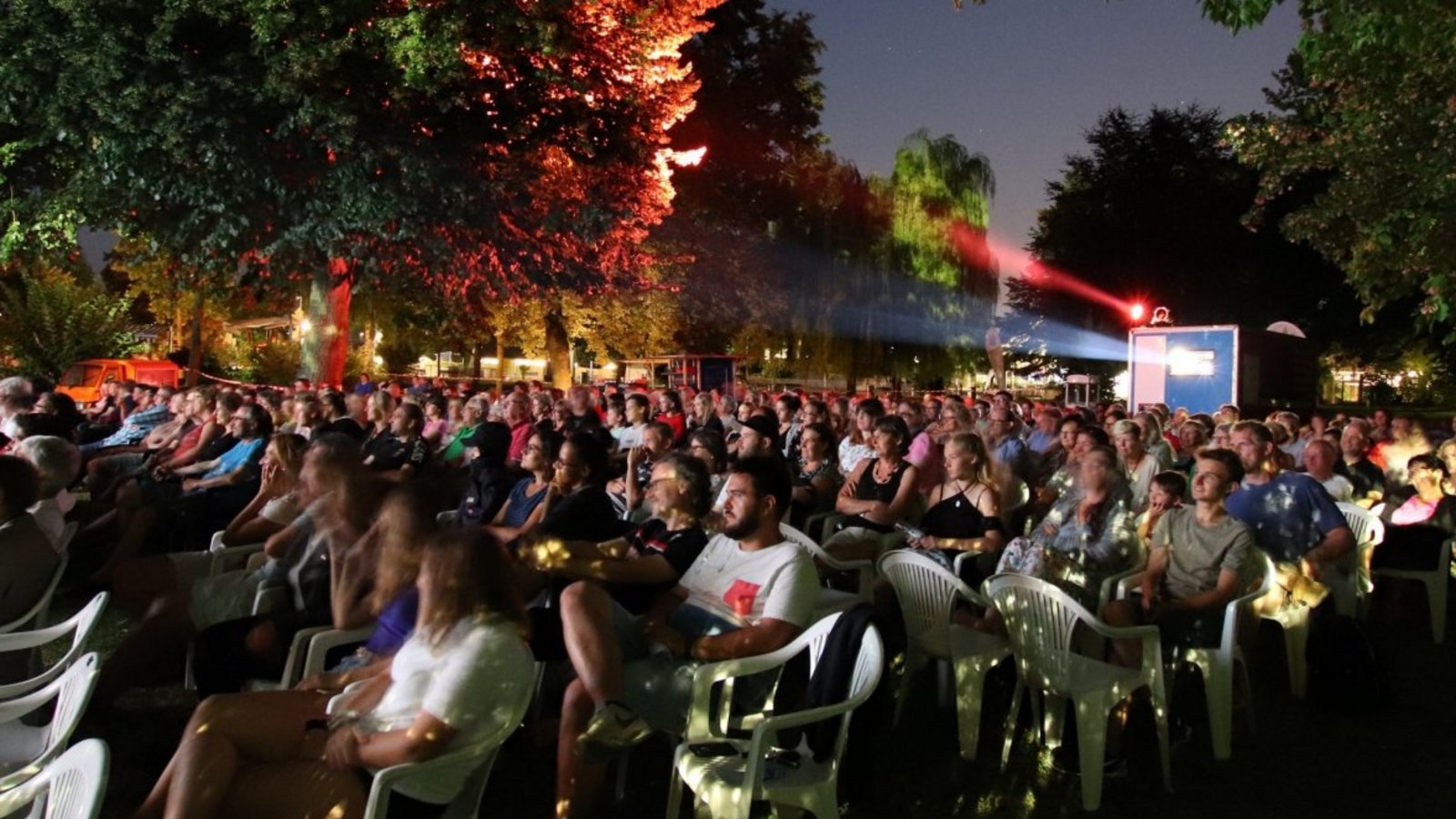 Im Schloss-Freibad in Sachsenheim zieht an zwei Abenden das Freiluft-Kino ein. Foto: p Im Schloss-Freibad in Sachsenheim zieht an zwei Abenden das Freiluft-Kino ein. Foto: p