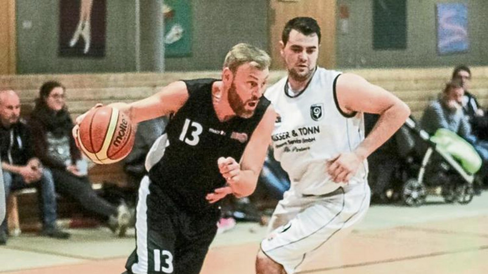 Auf Center Alexander Renner (links) und die BSG Vaihingen kommt viel Arbeit zu. Der TV Nellingen ist vor allem unter dem Korb stark besetzt. Foto: Simecek Auf Center Alexander Renner (links) und die BSG Vaihingen kommt viel Arbeit zu. Der TV Nellingen ist vor allem unter dem Korb stark besetzt. Foto: Simecek