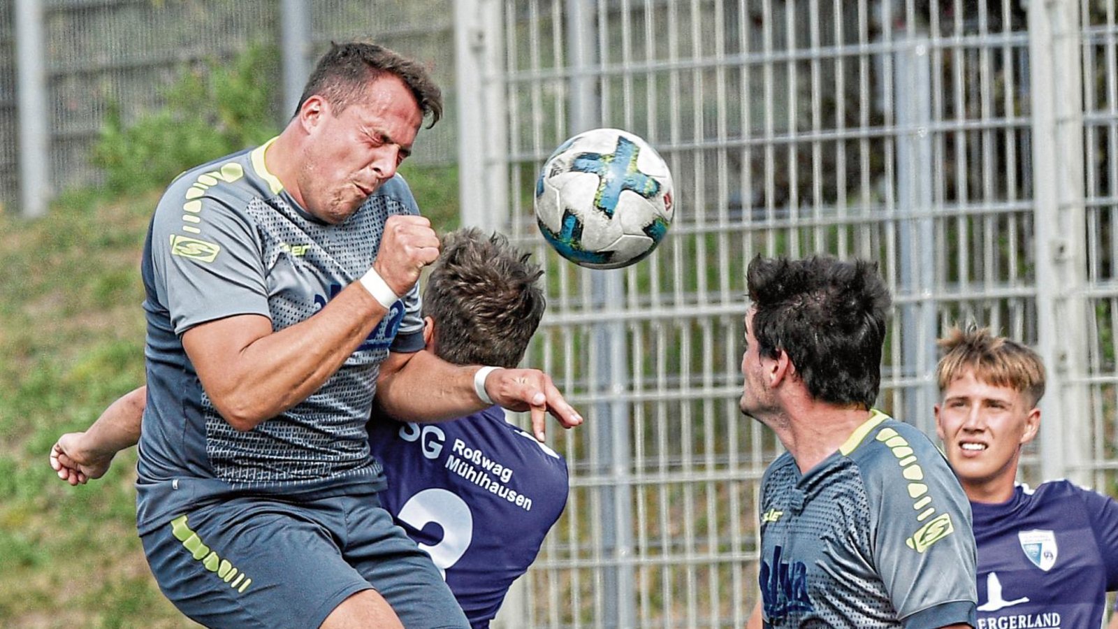 Die SGM Hohenhaslach/Freudental (links Timo Etzel) bekommt für die erste Hauptrunde im Bezirkspokal nur ein Team zusammen. Das gilt gegen den SKV Erligheim aber als Favorit. Foto: Leitner Die SGM Hohenhaslach/Freudental (links Timo Etzel) bekommt für die erste Hauptrunde im Bezirkspokal nur ein Team zusammen. Das gilt gegen den SKV Erligheim aber als Favorit. Foto: Leitner