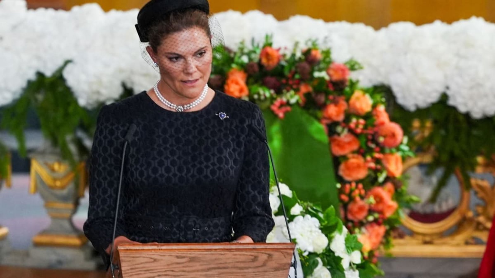 Die schwedische Kronprinzessin Victoria spricht während der Trauerfeier für König Harald V. in der Kathedrale von Oslo ein Gebet.Lise Åserud/NTB/dpa Die schwedische Kronprinzessin Victoria spricht während der Trauerfeier für König Harald V. in der Kathedrale von Oslo ein Gebet.Lise Åserud/NTB/dpa