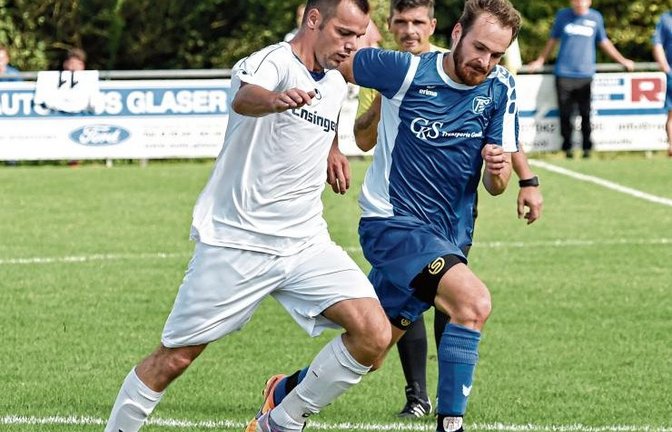 Einer der erfahrenen Recken, die der Defensive der Auricher Stabilität gegeben haben, ist Christoph Lämmle (rechts). Foto: Leitner
