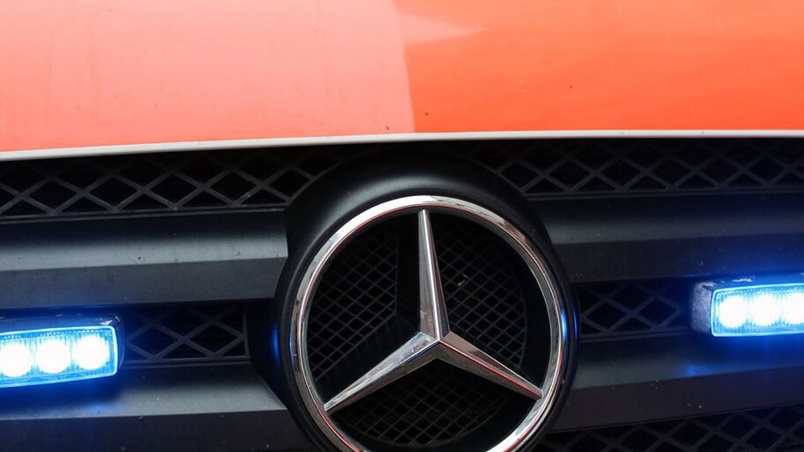 Riskantes Überholmanöver mit Folgen: Zwei Personen werden am Donnerstagmorgen bei Illingen leicht verletzt worden. Foto: Symbolbild Riskantes Überholmanöver mit Folgen: Zwei Personen werden am Donnerstagmorgen bei Illingen leicht verletzt worden. Foto: Symbolbild