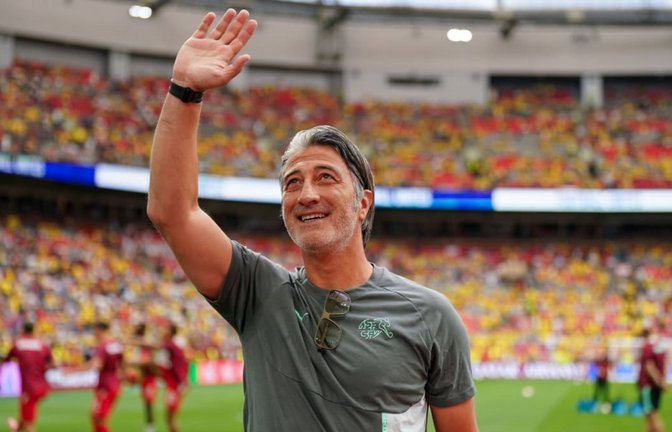 Murat Yakin geht weltweit viral - der Schweizer Nationaltrainer und ehemalige VfB-Libero wurde zum Internet-Phänomen.<span class='image-autor'>IMAGO/JOERAN STEINSIEK</span>