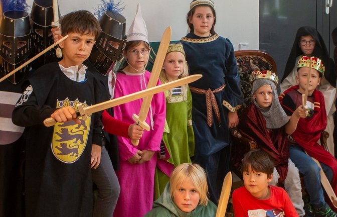 Parade der mittelalterlichen Verkleidung im Stadtmuseum. <span class='image-autor'>Foto: Bürkle</span>