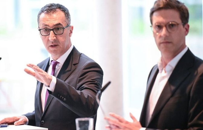 Ministerpräsident Cem Özdemir (Grüne) und sein Vize Manuel Hagel (CDU) sind in der Frage, ob mit der AfD zusammengearbeitet werden kann, einer Meinung.<span class='image-autor'>Bernd Weißbrod/dpa</span>