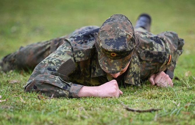 Im Dienste unserer Sicherheit: Soldat der Bundeswehr beim Training<span class='image-autor'>Foto: Julia Steinbrecht/KNA</span>