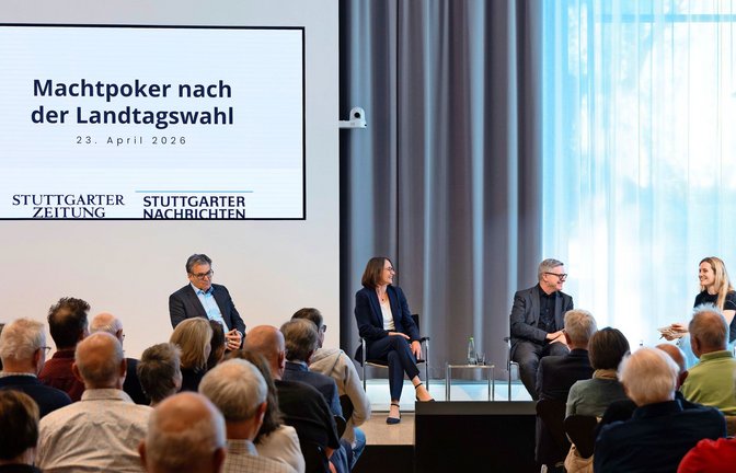 Volles Haus, kompetentes Podium. Von links: Reiner Ruf, Annika Grah, Frank Brettschneider und Eva-Maria Manz.<span class='image-autor'>Foto: Lichtgut/Leif Piechowski</span>