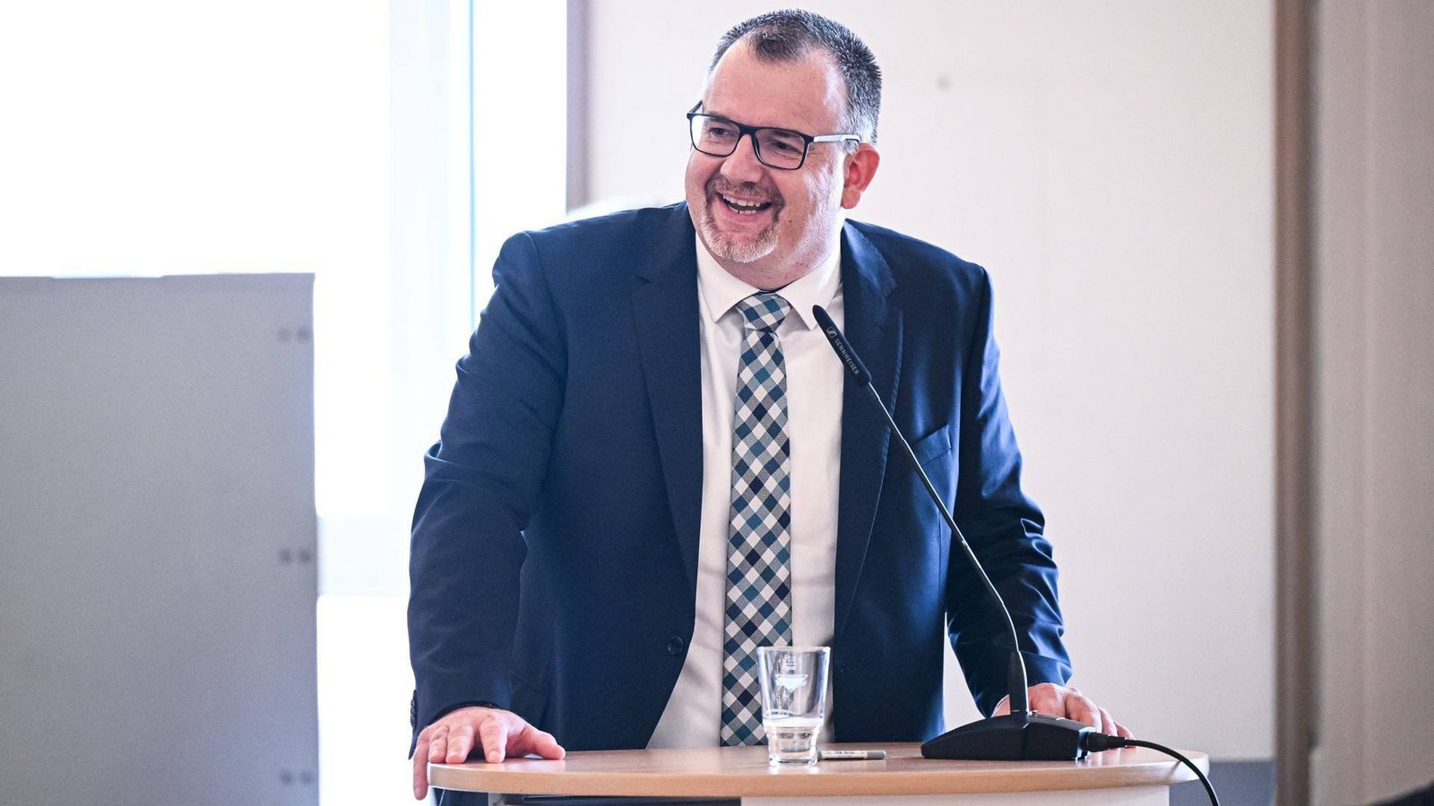 Landrat Andreas Junt hat schon viel getan, um das Krankenhaus in seinem Landkreis zu erhalten.Foto: www.imago-images.de Landrat Andreas Junt hat schon viel getan, um das Krankenhaus in seinem Landkreis zu erhalten.Foto: www.imago-images.de