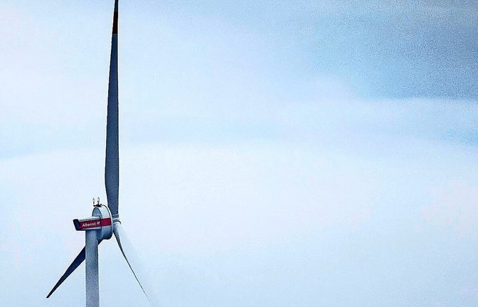 Wann sich in der Region Stuttgart weitere Windräder drehen, liegt noch im Nebel – wegen Fehlern in der grundlegenden Windkraftplanung des Regionalverbandes müssen jetzt zusätzliche Gutachten erhoben werden.<span class='image-autor'>Foto: Thomas Warnack/dpa</span>
