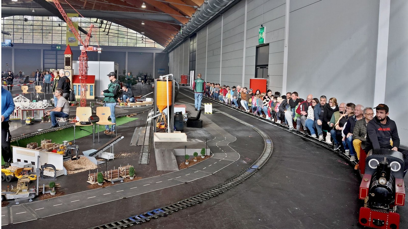 Auf dieser Modellbahn kann gefahren werden.Foto: KS-Images.de / Andreas Rometsch/Andreas Rometsch Auf dieser Modellbahn kann gefahren werden.Foto: KS-Images.de / Andreas Rometsch/Andreas Rometsch