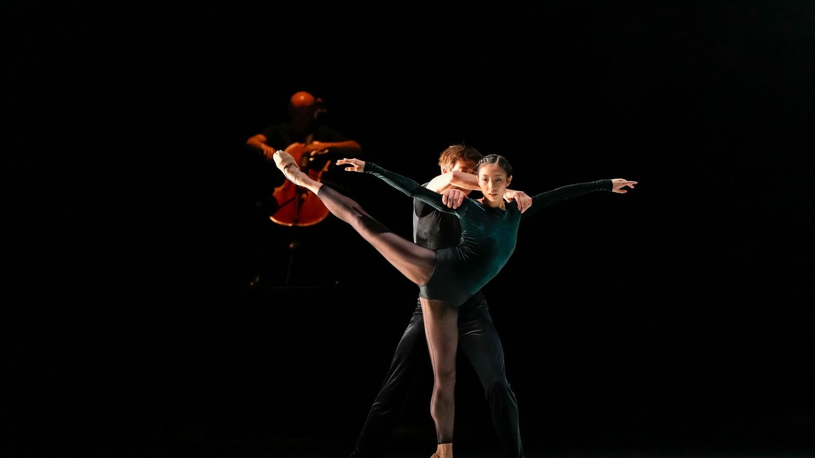 Großartige Souveränität; Agnes Su und Friedemann VogelFoto: © Roman Novitzky/Stuttgarter Ballett/© Roman Novitzky/Stuttgarter Ballett