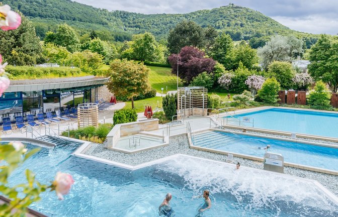 Mit Blick auf die Schwäbische Alb: Die Panorama Therme in Beuren.<span class='image-autor'>Foto: Thomas Niedermüller</span>