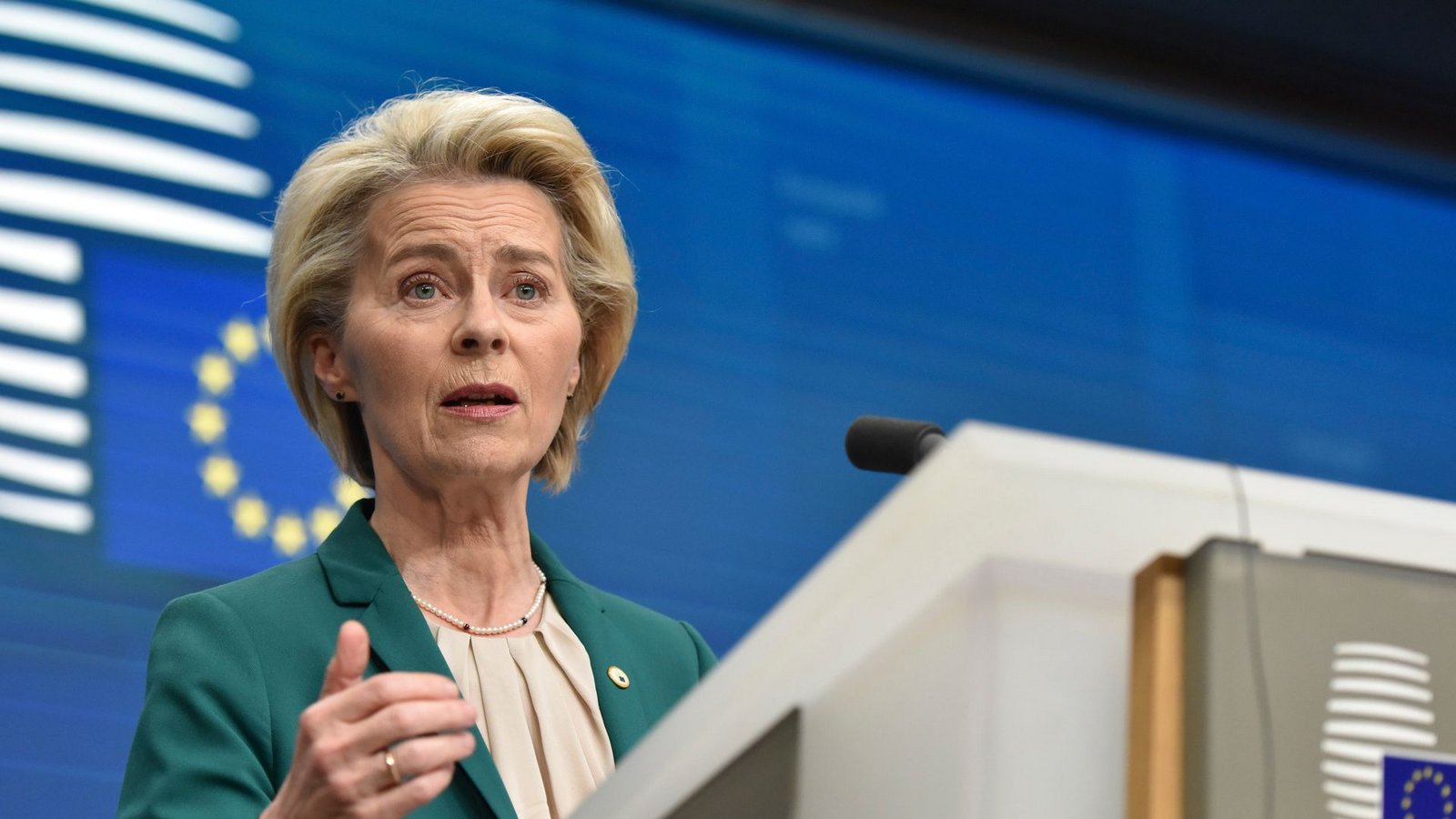 Die Präsidentin der Europäischen Kommission: Ursula von der Leyen.Foto: Harry Nakos/AP/dpa