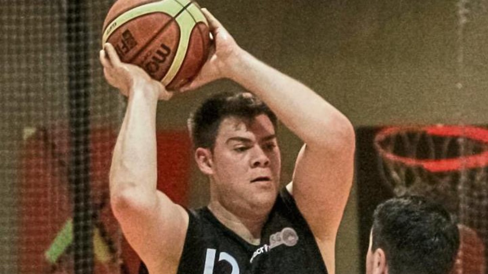 BSG-Center Oliver Gräßer (links) kommt immer besser in Fahrt, nachdem er seine Verletzungen auskuriert hat. Foto: Simecek BSG-Center Oliver Gräßer (links) kommt immer besser in Fahrt, nachdem er seine Verletzungen auskuriert hat. Foto: Simecek