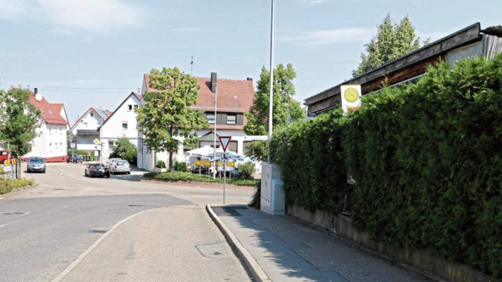 Die Bushaltestelle in der Martinstraße in Nussdorf bekommt ein Wartehäuschen. Foto: Bögel