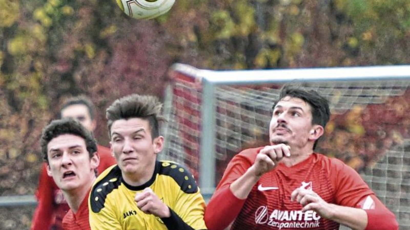 Gegen Ensingen waren Marius Kohler (links) und Marco Burkhardt (rechts) noch für den SV Horrheim im Einsatz, doch jetzt fällt mindestens einer der beiden Stammspieler aus. Foto: Leitner Gegen Ensingen waren Marius Kohler (links) und Marco Burkhardt (rechts) noch für den SV Horrheim im Einsatz, doch jetzt fällt mindestens einer der beiden Stammspieler aus. Foto: Leitner