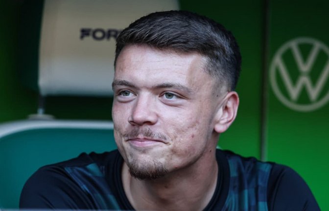Kommt vom Erstliga-Absteiger VfL Wolfsburg und freut sich auf den VfB: der 21-jährige Dzenan Pejcinovic.<span class='image-autor'>IMAGO/Christian Schroedter</span>