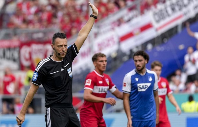 Schiedsrichter Sven Jablonski lag in Sinsheim nicht immer richtig.<span class='image-autor'>IMAGO/foto2press</span>
